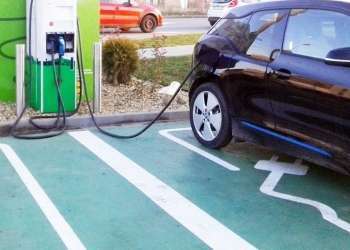 Veste bună pentru șoferii de mașini electrice – Se montează stații de încărcare pe autostrada Sibiu-Deva