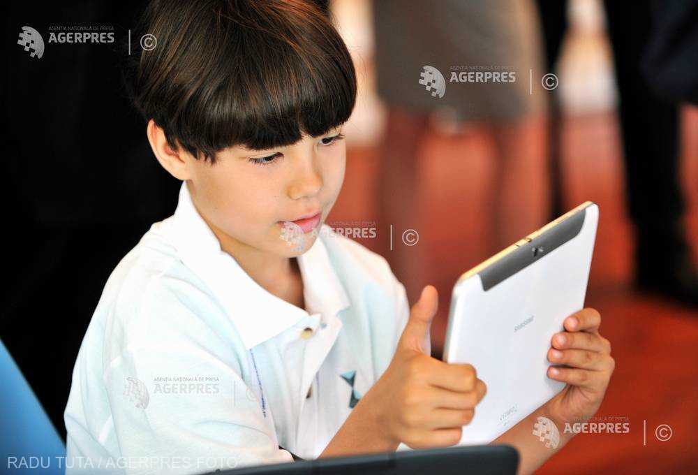 Tulcea Toti Elevii Din Judet Au Tabletele Necesare Orelor Online.jpeg