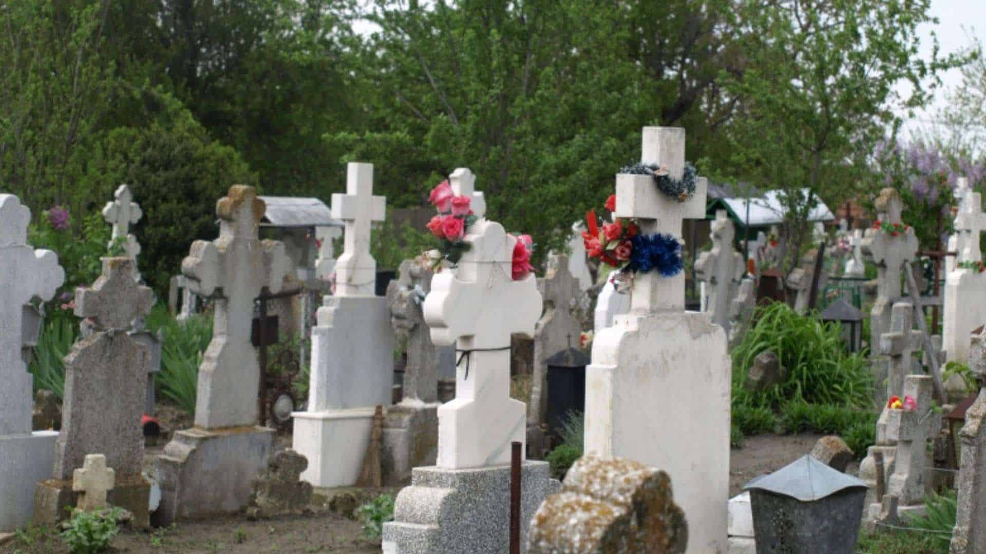 cimitir.jpg