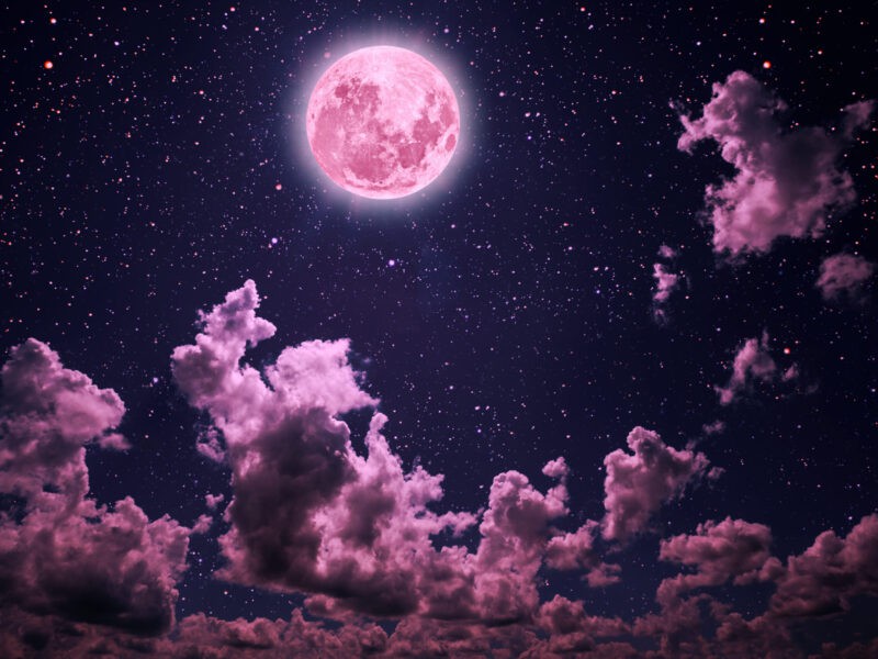 Cerul se iluminează cu Luna Roz în noaptea de 13 aprilie în România