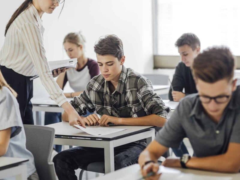 Colegiul Național Mihai Eminescu testează săptămâna de școală de patru zile pentru clasa a XII-a