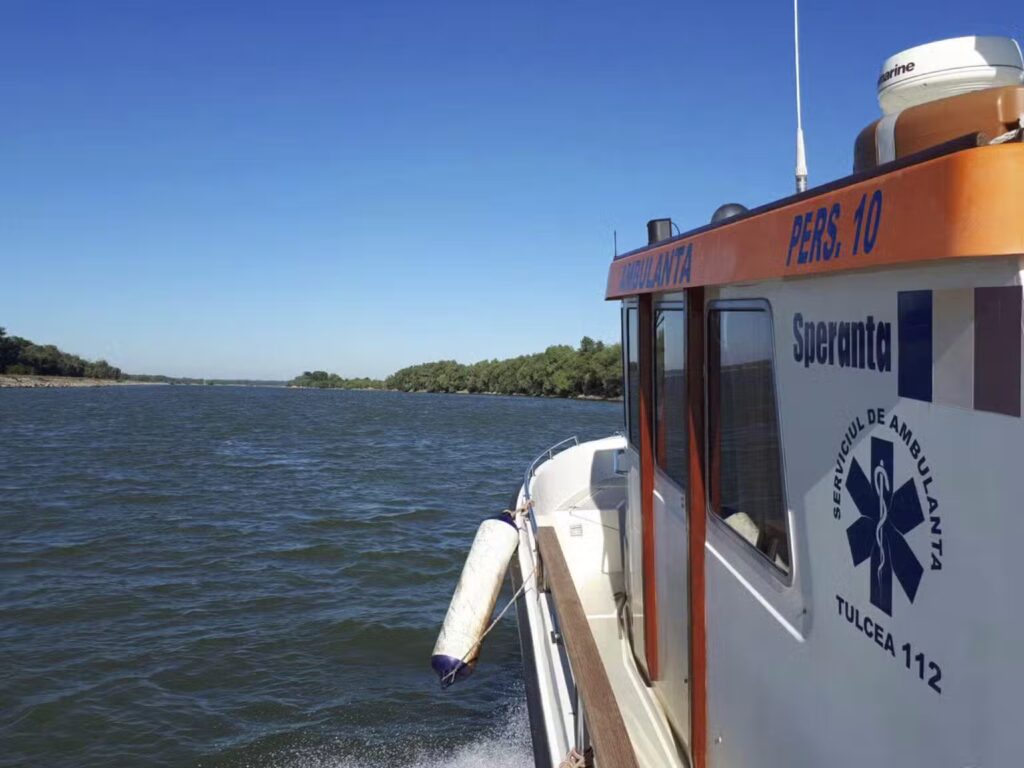 ambarcatiune saj tulcea 1536x1152.jpg