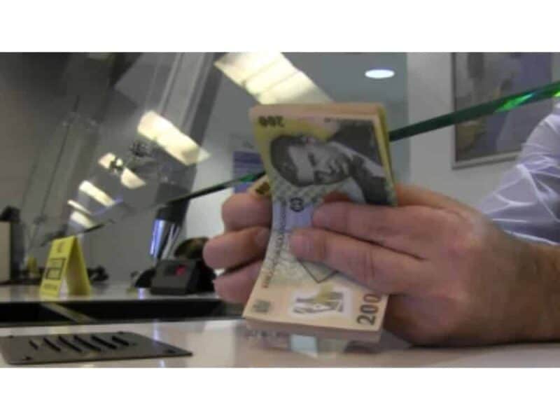 Creșterea indicilor ROBOR afectează dobânzile la creditele în lei pentru consumatori și companii