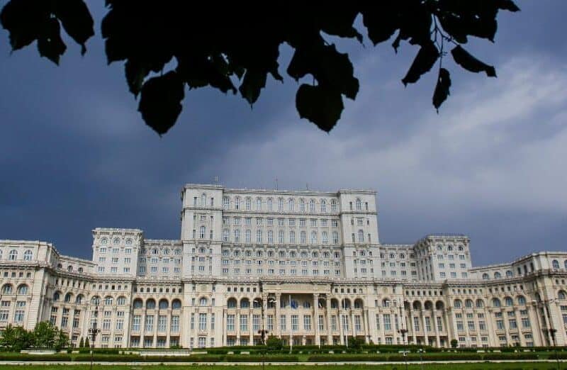 Noul președinte al României începe consultările pentru desemnarea prim-ministrului