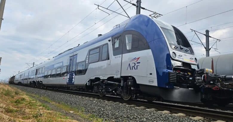 Primul tren electric regional sosit în România va revoluționa transportul feroviar local