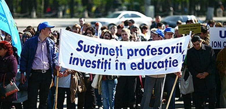 Profesorii protestează împotriva majorării normei didactice propusă de Cotroceni