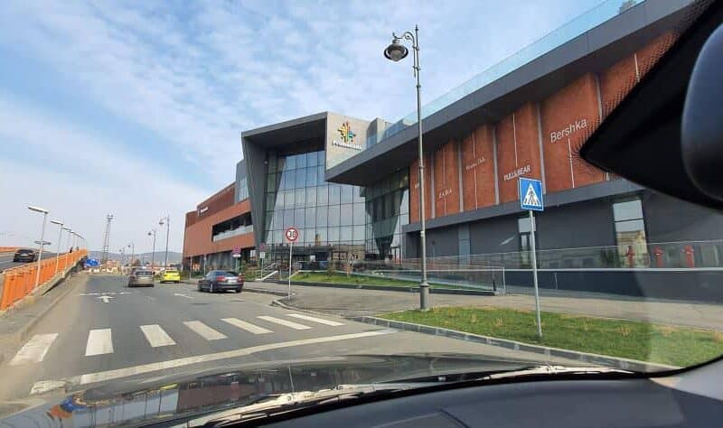 Centrele comerciale din România obligate la deratizare pentru a combate infestările cu gândaci