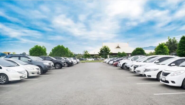 Escrocii au păcălit 44 de oameni cu o schemă de fraudă auto de 535.000 de lei