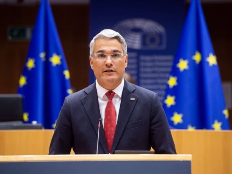 Guvernul aprobă ordonanțele pentru plafonarea sporurilor în condiții periculoase