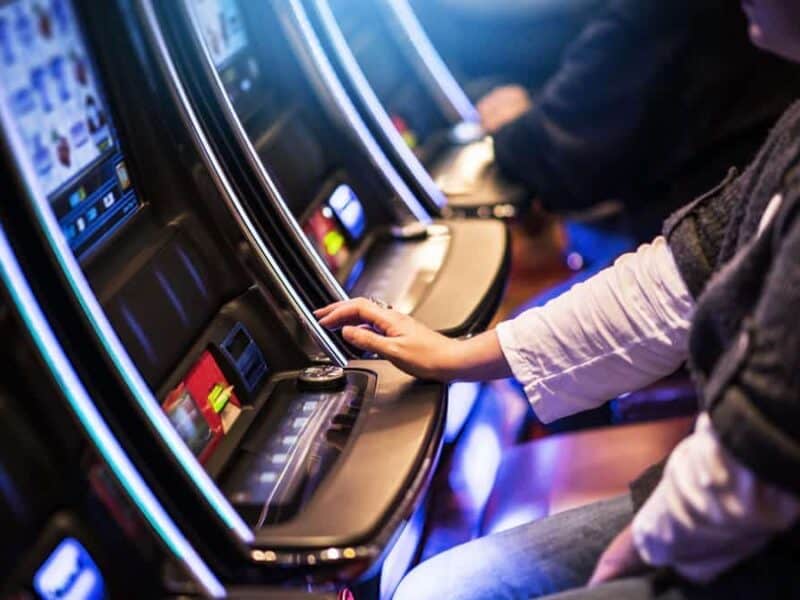 Guvernul pregătește măsuri stricte pentru reglementarea industriei jocurilor de noroc