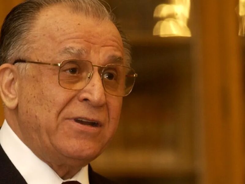 Ion Iliescu, fost președinte al României, internat în stare stabilă la spital