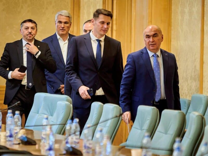 Liderii partidelor pro-europene semnează protocolul coaliției de guvernare luni la ora 10.00