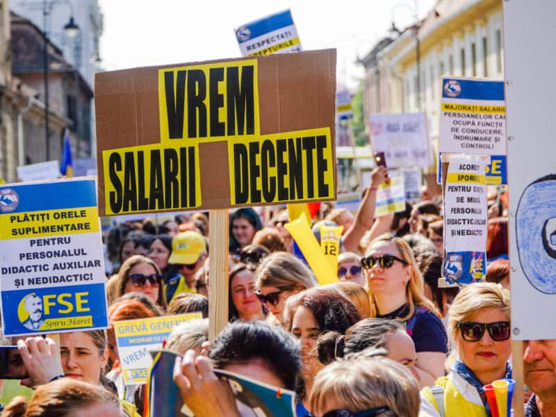 Profesorii anunță proteste de 4 zile împotriva măsurilor guvernamentale afectând educația