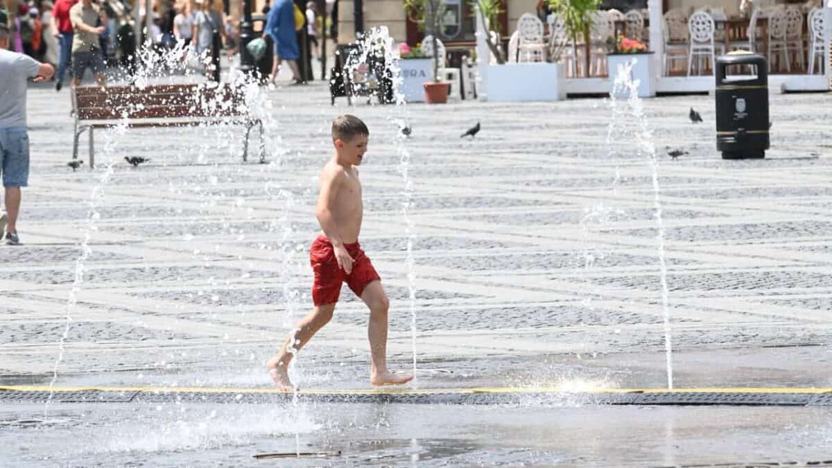 Prognoza ANM avertizează despre căldură extremă și secetă persistentă în România