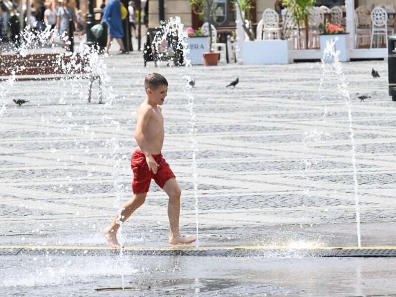 Vreme mai caldă decât normal în România cu accent pe regiunile sud-vestice