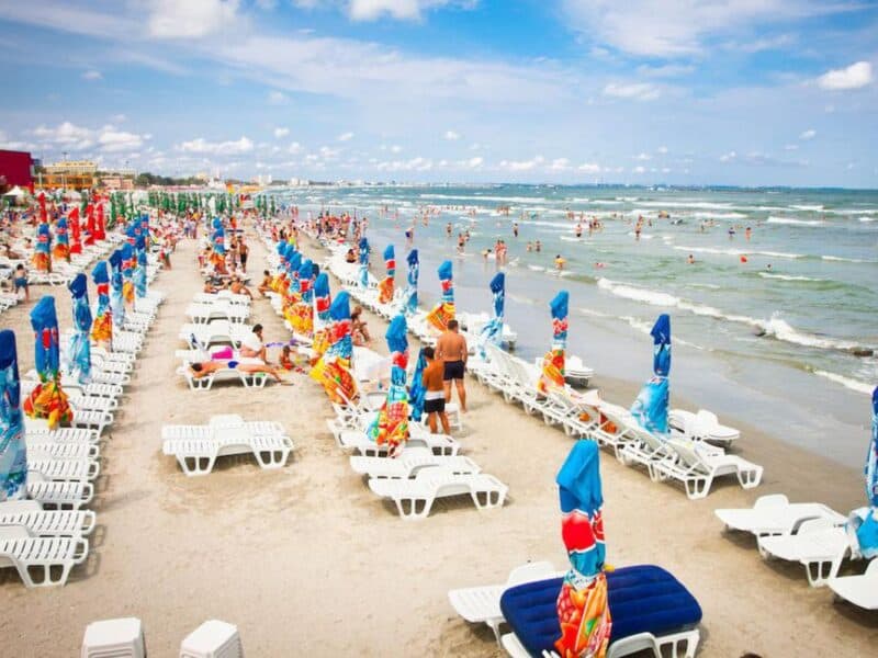 Apa mării a scăzut brusc la 13°C iar steagul galben a fost arborat în Mamaia