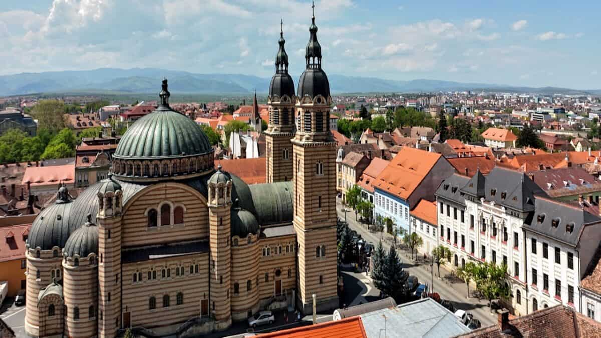 Biserica oferă sprijin comunității afectate de caniculă în România