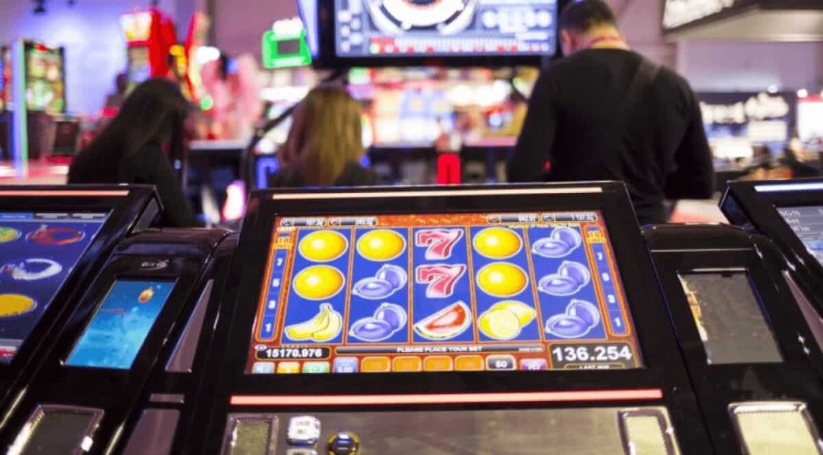 Bolojan anunță impozite suplimentare pentru bănci și jocuri de noroc pentru reducerea deficitului bugetar