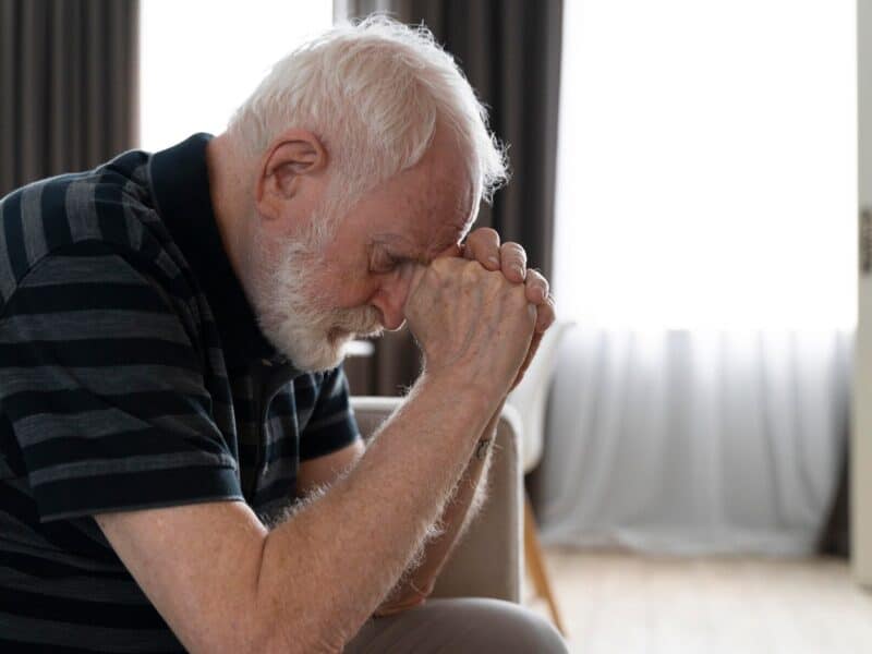 Creșteri de prețuri la energie și RCA de la 1 iulie 2025 afectează bugetul românilor