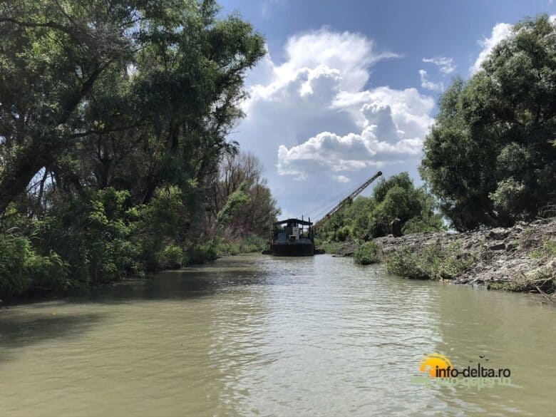 decolmatare canal draga