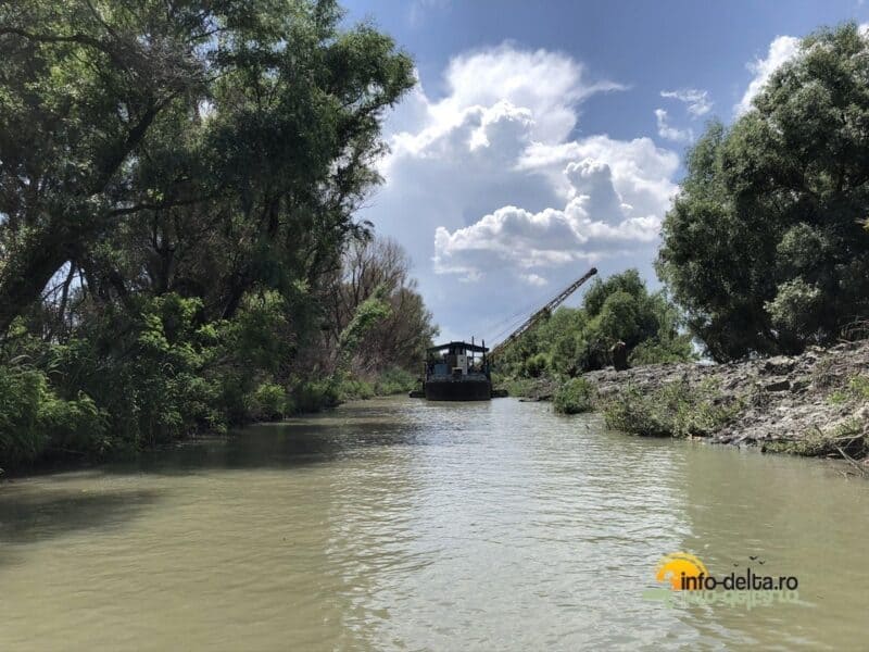 decolmatare canal draga