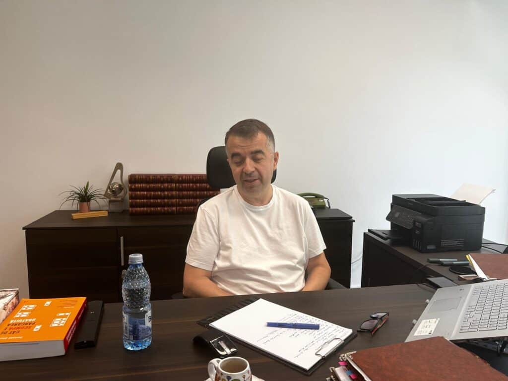 ilie stefan ochi inchisi