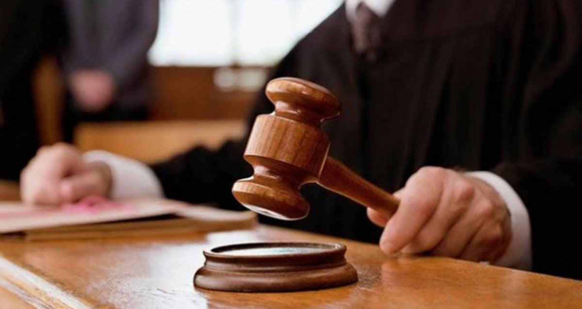 Premierul propune alinierea vârstei de pensionare în justiție la 65 de ani