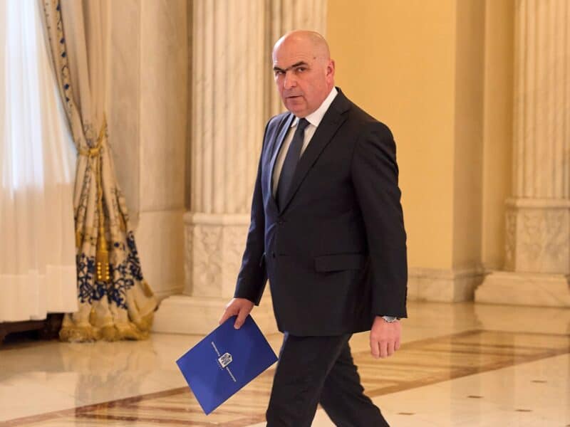 Prim-ministrul Bolojan discută reformele administrației locale cu aleșii locali