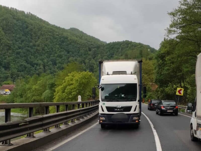 Restricții severe pentru camioanele de mare tonaj în județele afectate de caniculă