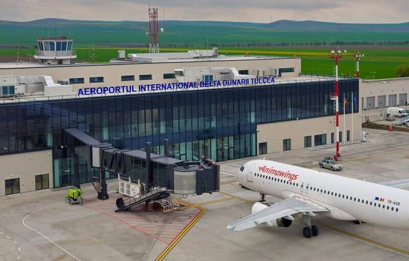 aeroport tulcea 1 avion
