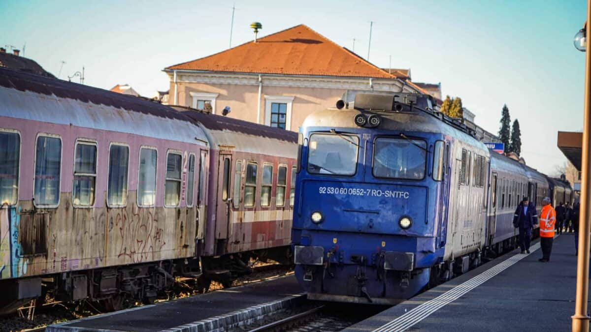 CFR Călători asigură capacitate maximă în minivacanță pentru destinații populare