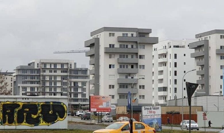 Guvernul Bolojan propune majorarea impozitelor pe locuințe cu până la 70% pentru bugete locale