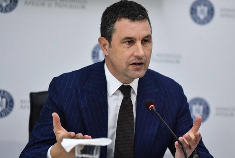 Guvernul pregătește reducerea a 40.000 de posturi din administrația publică