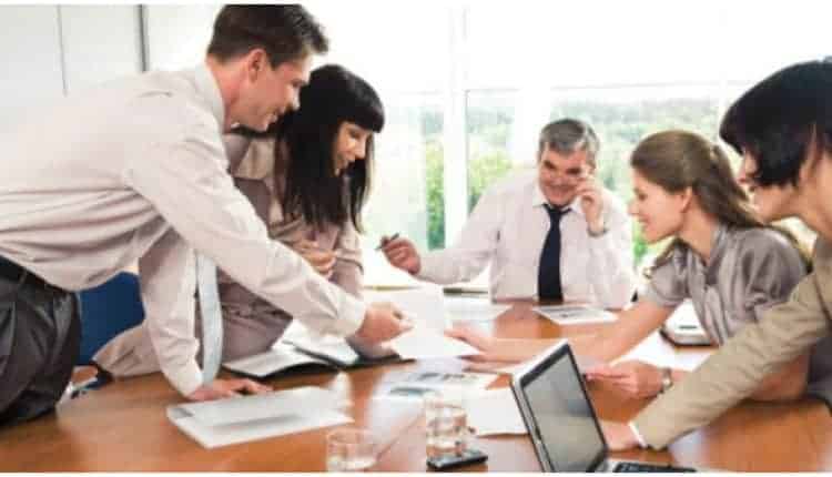 Guvernul propune o nouă taxă pentru multinaționale în locul impozitului pe cifra de afaceri