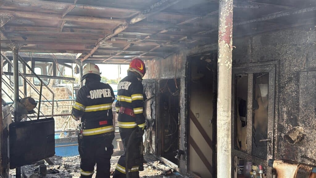 incendiu ponton interior