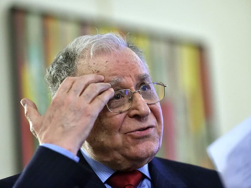 Ion Iliescu, fost președinte al României, a murit la 95 de ani la spitalul din Capitală
