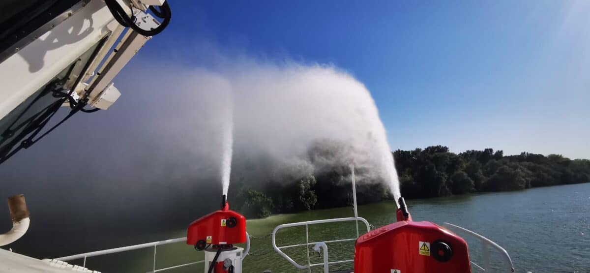 nava multirol incendiu