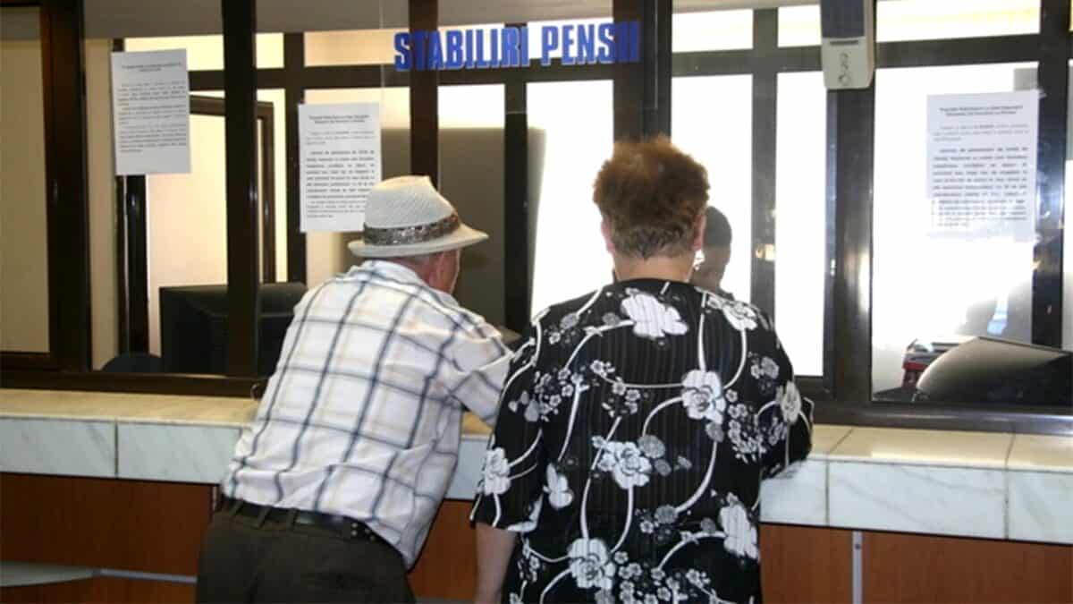 Pensia maximă din România a scăzut cu peste 9.500 lei din cauza contribuției la sănătate