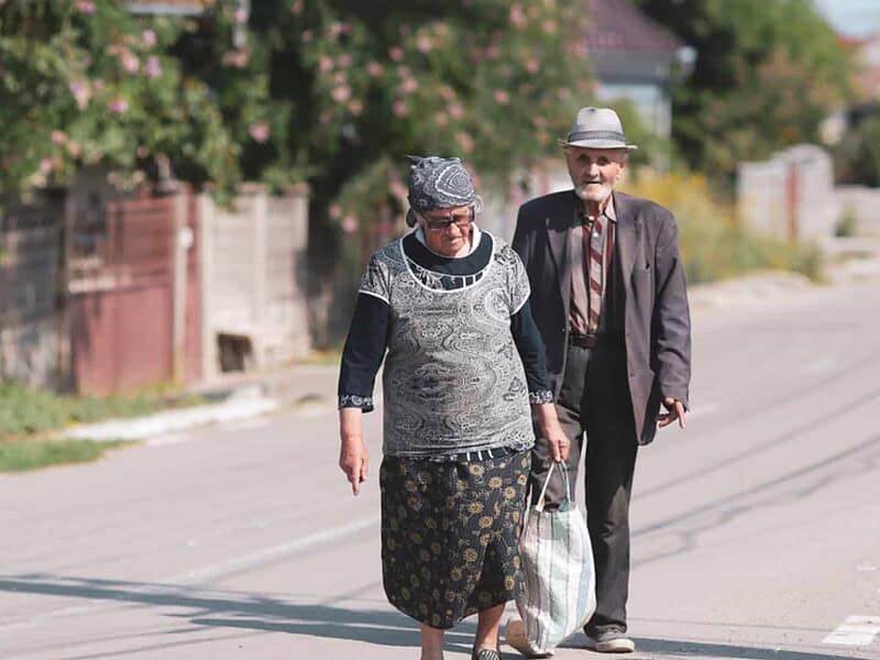 Pensionarii cu venituri de peste 3000 de lei se confruntă cu noi impozite din 2025