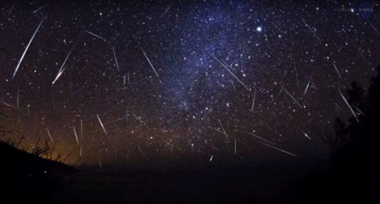 Perseidele strălucesc pe cer în august dar Luna va reduce vizibilitatea meteorilor