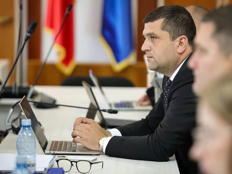 Peste 600 de CV-uri primite în 24 de ore pentru posturi în companiile de stat