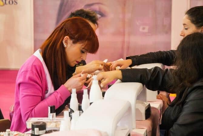 Uniunea Europeană interzice ingredientul TPO în cosmetice din 2025 iar România se aliniaza directivei