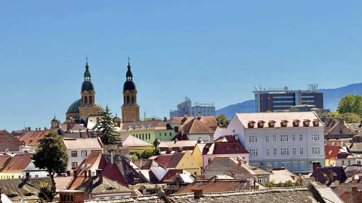 Meteorologii prognozează răcirea vremii și apariția ploilor în Transilvania