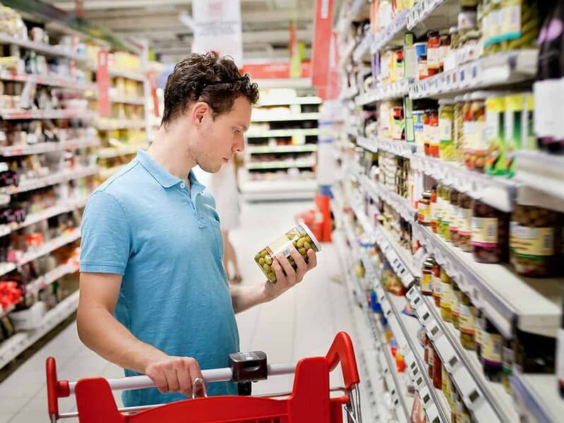 Plafonarea adaosului comercial la alimentele de bază se prelungește cu șase luni