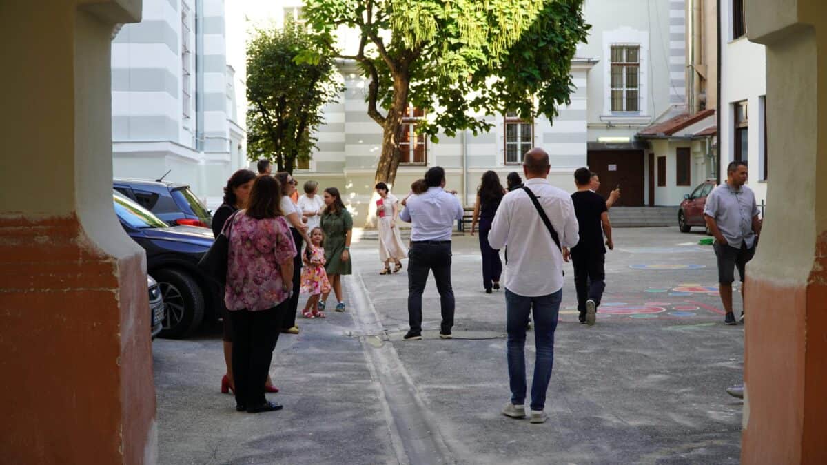 Tensiuni în educație după prima zi de școală cu boicot din partea profesorilor