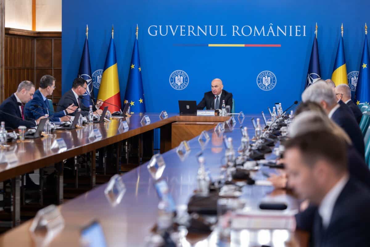 Bolojan propune reducerea subvențiilor partidelor cu 10% prin suspendarea plății în decembrie