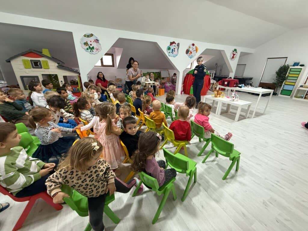 copii politie animale bun