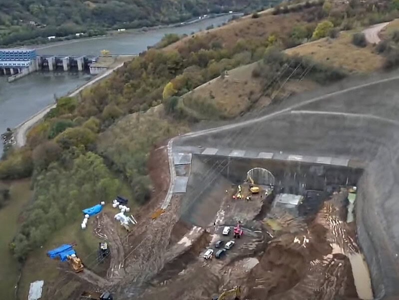 Începe dinamitarea tunelului de la Robești pe Lotul 2 al Autostrăzii Sibiu-Pitești