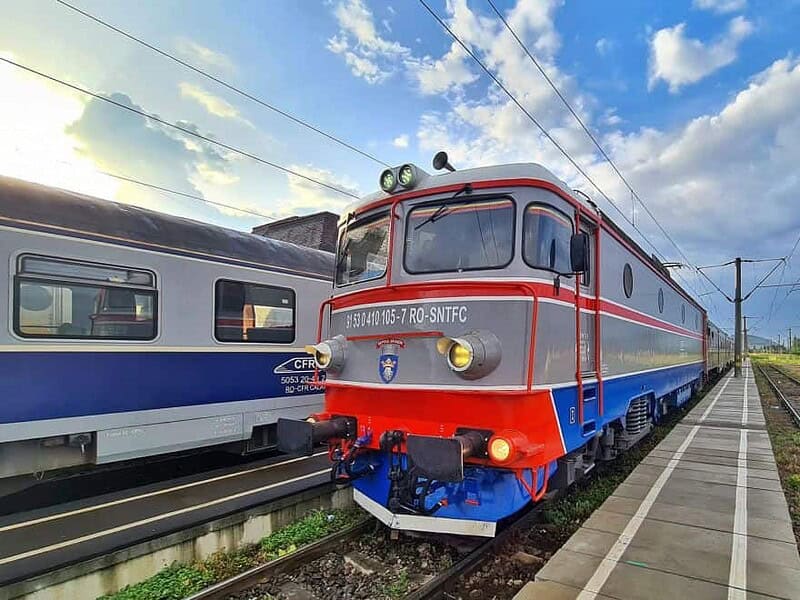 Ministrul Șerban amenință cu demiteri directorii CFR dacă nu rezolvă problemele de circulație