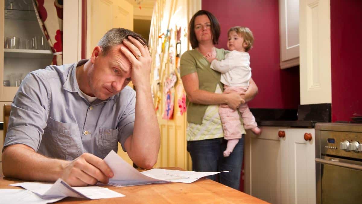 Rata inflației anuală a atins 9,88% în septembrie 2025 din cauza scumpirii energiei electrice